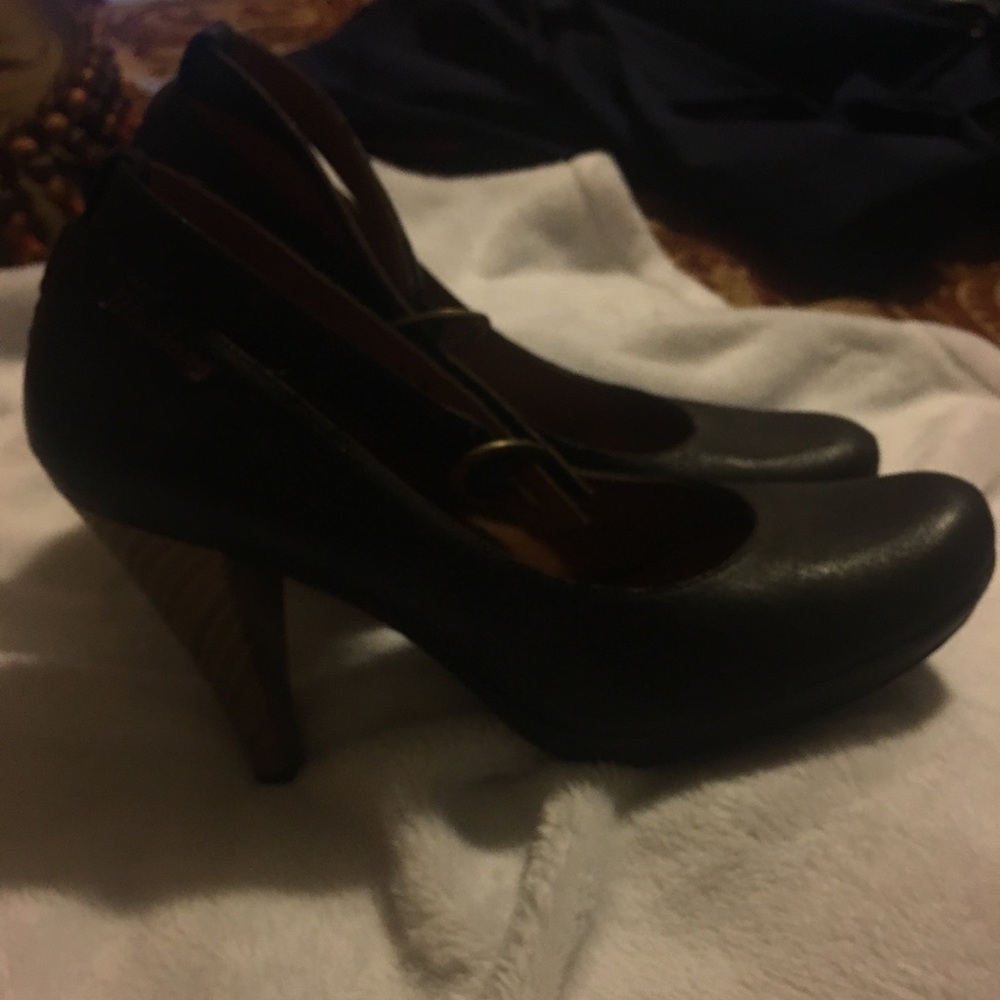 4 FOR $15 or 8 for $25 Mustang Shoes made in Spain